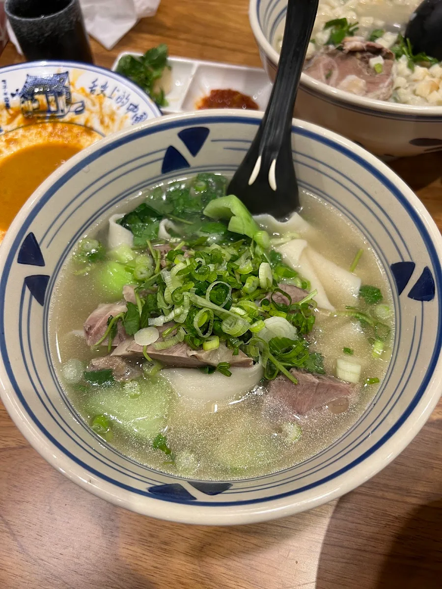 noodles with lamb soup 羊肉汤面